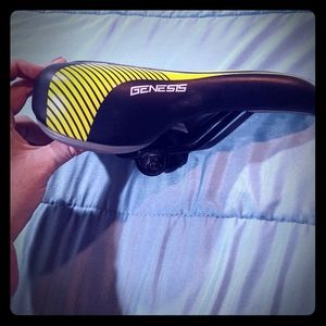 Genesis bike saddle seat - NEW
